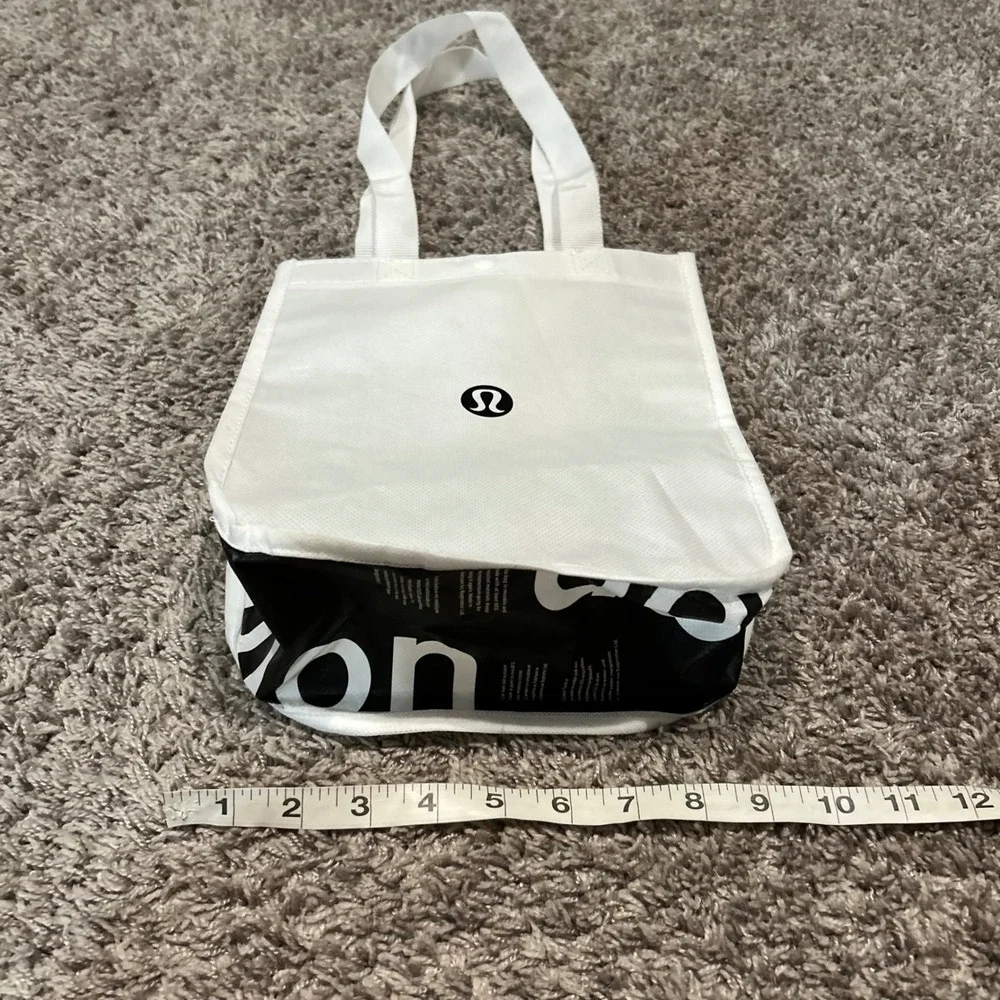 Lululemon Reusable Shopping Tote Bag White Black Logo‎ Snap Closure